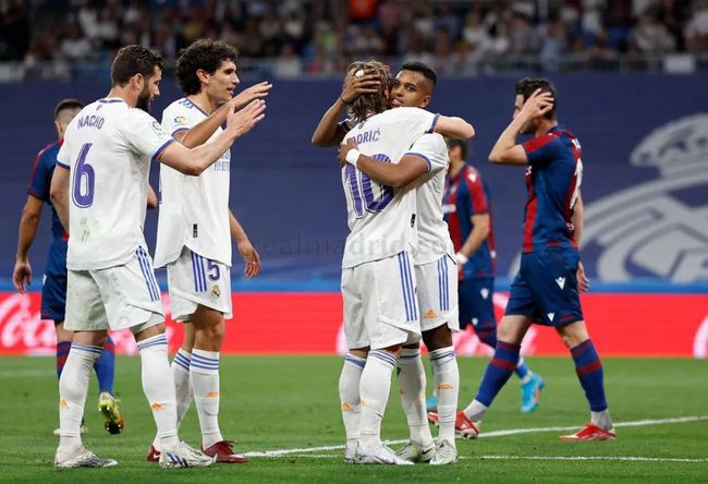 哔哔哩哩